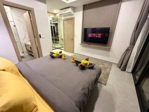 Super Luxury 3 Bedroom Private Pool Villa with Jacuzzi, Near 711, 10 minutes to Walking Street and Pattaya Beach - MT 7