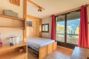 Appartements Genepi - Studio pour 5 vue montagne : photos des chambres