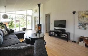 Three-Bedroom Holiday Home In Ebeltoft