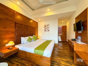 Hotel Wraveler Inn Mussoorie