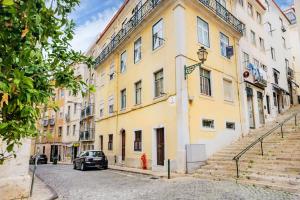 Chiado 1BR Flat - Lisbons Downtown