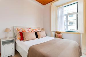 Chiado 1BR Flat - Lisbons Downtown