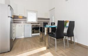 Two-Bedroom Apartment In Dolac