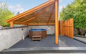 Four-Bedroom Holiday Home In Vaggerlose