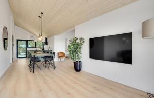 3 Bedroom Stunning Home In Jerup