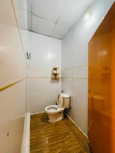 Giường Đơn trong Phòng ngủ tập thể (Single Bed in Dormitory Room)