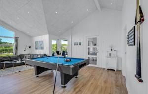 Stunning Home In Hadsund With Five Bedrooms And Wifi