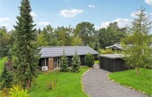 Stunning Home In Fårvang With Wifi - Roe