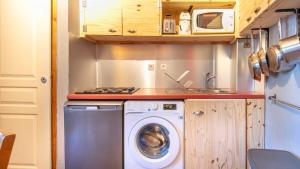 V DU BACHAT - JOUBARBES - 03 - 4 Pers