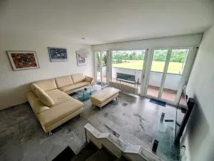 Stilvolles Privatzimmer im Einfamilienhaus nahe Basel - Bottmingen