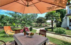 2 Bedroom Amazing Apartment In Porec 