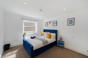 Affordable Bayswater Apartments Special Price Due to Lift Maintenance & Hallway Conditions