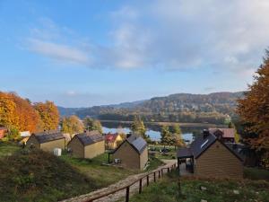 Ostrzycki Las domki nad jeziorem -balia-sauna-prywatny pomost