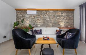 2 Bedroom Stunning Home In Icici 