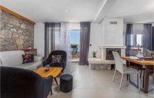 2 Bedroom Stunning Home In Icici