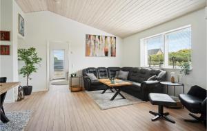 Cozy Home In Samsø With Kitchen