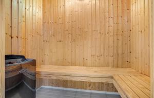 9 Bedroom Stunning Home In Glesborg