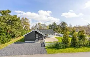 Beautiful Home In Væggerløse With Sauna - 博托比