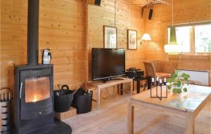 2 Bedroom Cozy Home In Hovborg