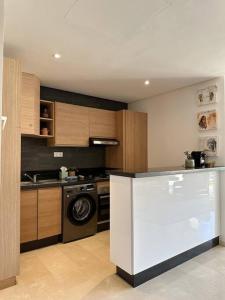 Luxury Garden Apartment by the Beach