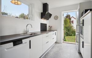 2 Bedroom Cozy Home In Ryomgård