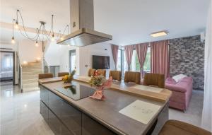 Gorgeous Home In Rovinjsko Selo