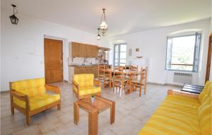 1 Bedroom Amazing Apartment In Ghisoni