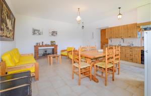 1 Bedroom Amazing Apartment In Ghisoni