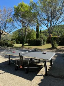 Appartements Gite 4 personnes dans Mas Provencal avec piscine et jardin : photos des chambres