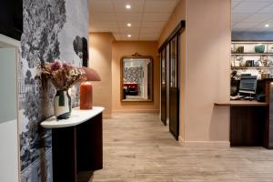 Kyriad Paris 10 - Canal Saint Martin - République