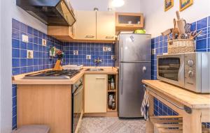 Cozy Apartment In Pakostane With Wifi 