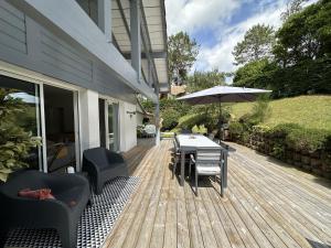 Maisons de vacances Chez Celine Sous les Pins - Plages et Piscine, Ocean et Lac, Velos et Yoga! : photos des chambres