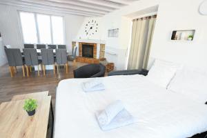 Villas Pause entre deux Meaux ► Proche Disneyland Paris ► WiFi ► Netflix ► 24/24h : photos des chambres