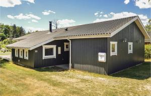 Three-Bedroom Holiday Home In Silkeborg