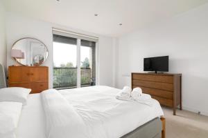 Brilliantly Connected 1BD Flat by Clissold Park