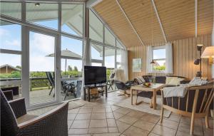 Beautiful Home In Sjølund With Wifi