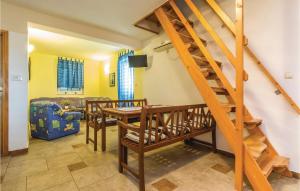 Awesome Apartment In Crna Punta With Kitchen 