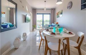 Awesome Apartment In Dziwnów With Wifi