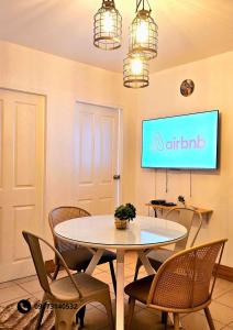 Mikas Crib 2BR condo