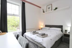 The Hot Tub Townhouse by Holiday Heim