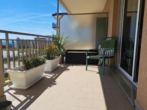 Appartamento - terrazzo vivibile vista mare, wi-fi e box gratuiti