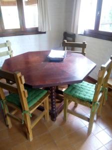 Habitación cerca del golf con baño privado en CASA COMPARTIDA