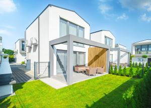 Apartament SUPERIOR Rewal - dwupoziomowy z ogródkiem, całoroczny - 3hvězdičkové hotely ve městě Rewal