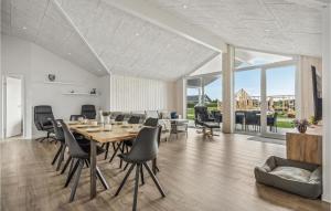 4 Bedroom Nice Home In Tarm