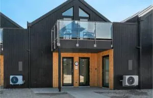 Kysthusene, Lejl, 13 - Engvang