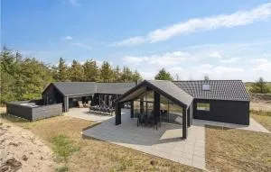 Awesome Home In Hvide Sande With Sauna - 比耶勒高