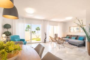 Calahonda Elegance With Pool And Sea View - Happy Rentals