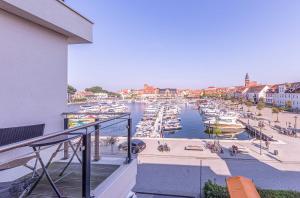 Möwe - Apartment in der Hafenresidenz mit Balkon & Wellness