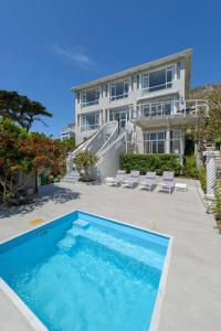 Room with a view for two in Sunny Cove