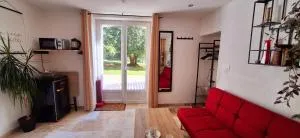 Les Gites Sur La Colline - 21 m2 studio with shared pool - Monbahus